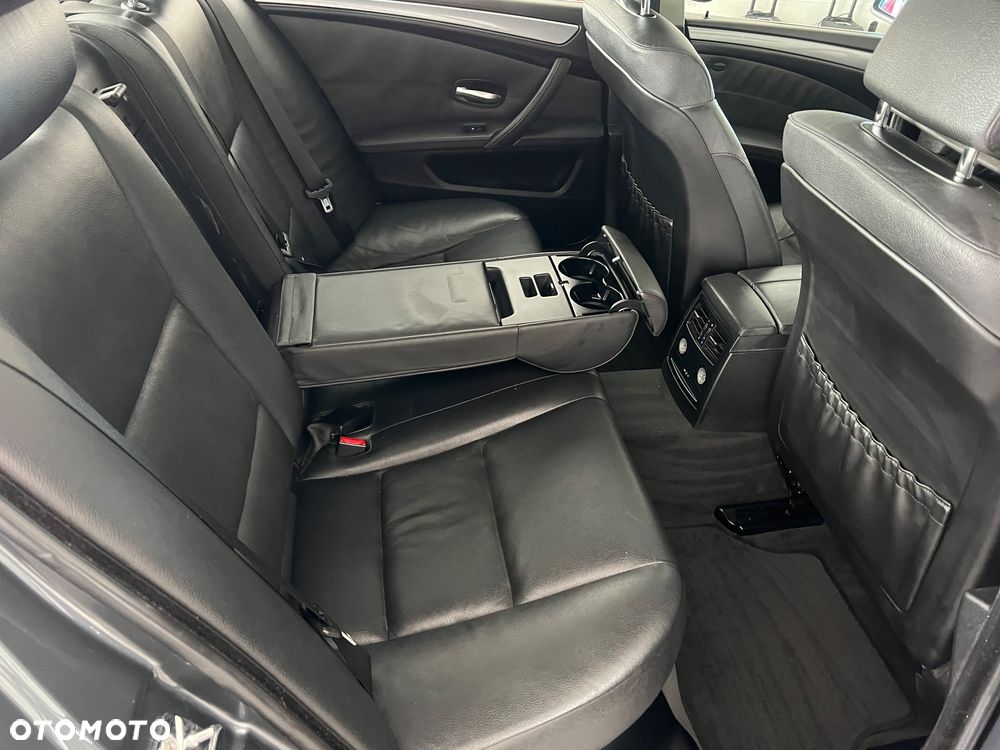 BMW Seria 5 520d - 23