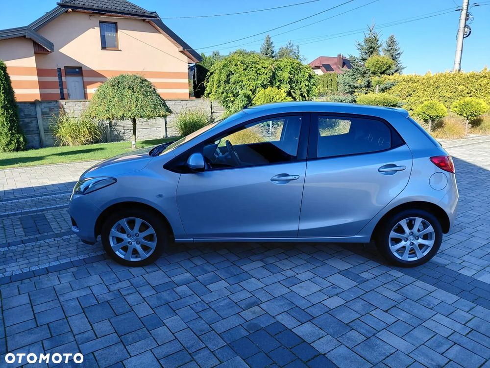 Mazda 2 - 10