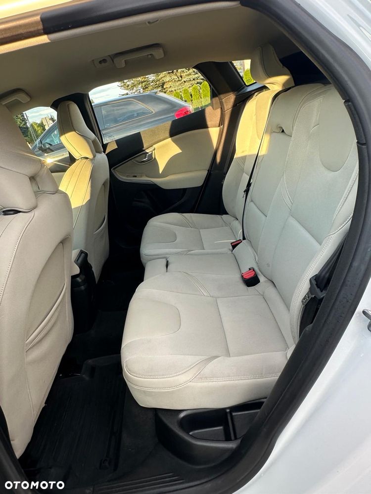 Volvo V40 T2 Momentum - 9