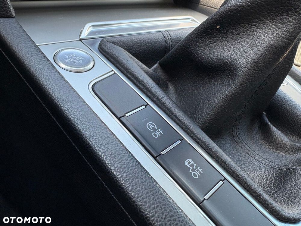 Volkswagen Passat - 25