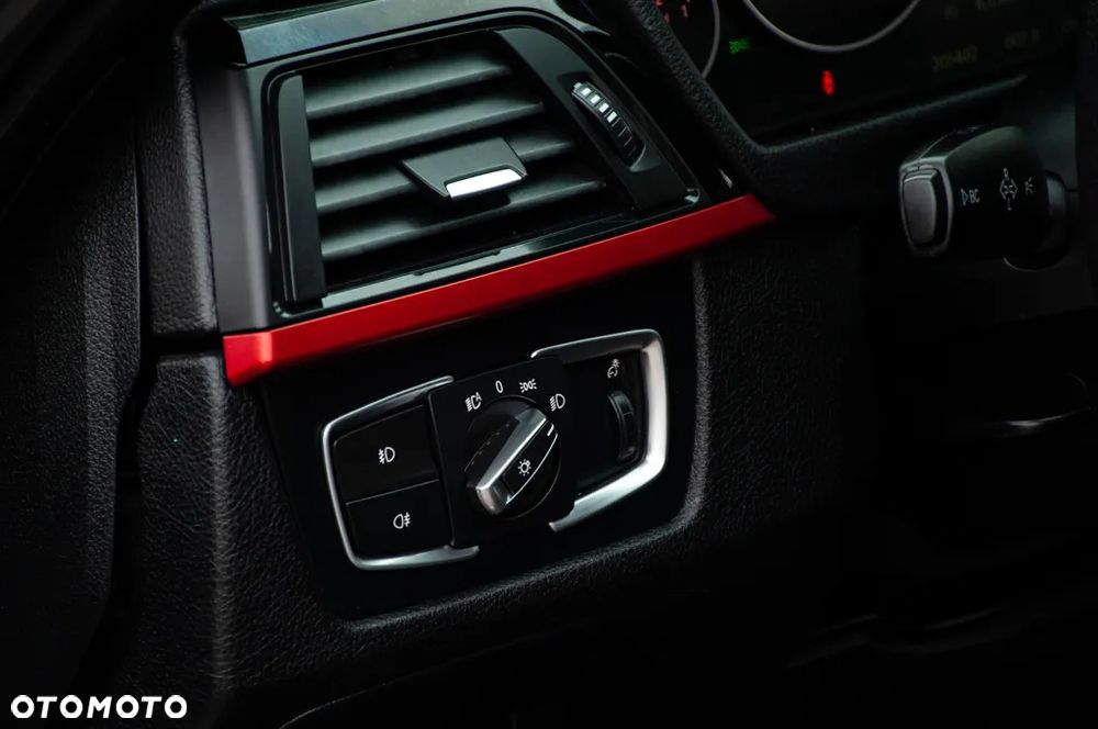 BMW Seria 3 316d Sport Line - 36