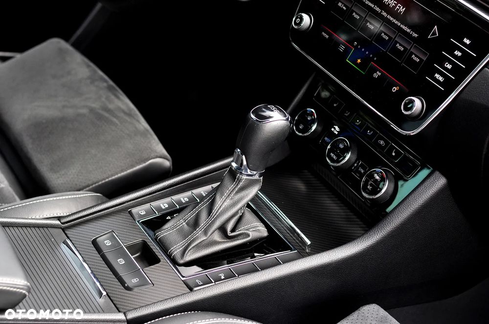 Skoda Superb 1.4 TSI Plug-In Hybrid Sportline DSG - 18