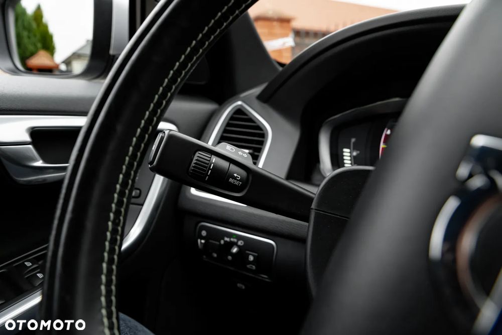 Volvo XC 60 T5 AWD R-Design Momentum EU6 - 38