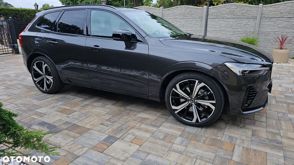 Volvo XC 60 T8 Plug-In Hybrid AWD Ultimate Dark - 18