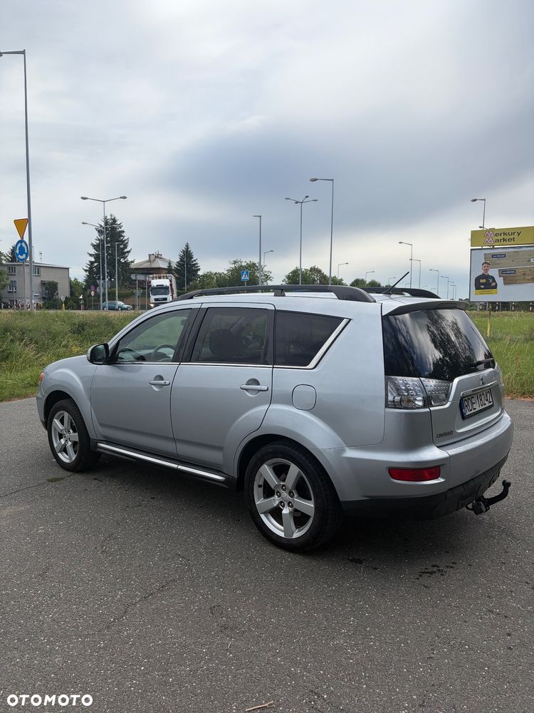 Mitsubishi Outlander 2.0 Intense NAVI 2WD EU5 - 23