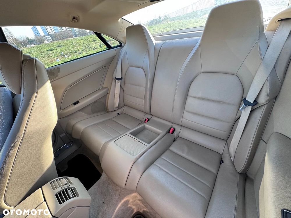 Mercedes-Benz Klasa E 250 CDI 7G-TRONIC - 12