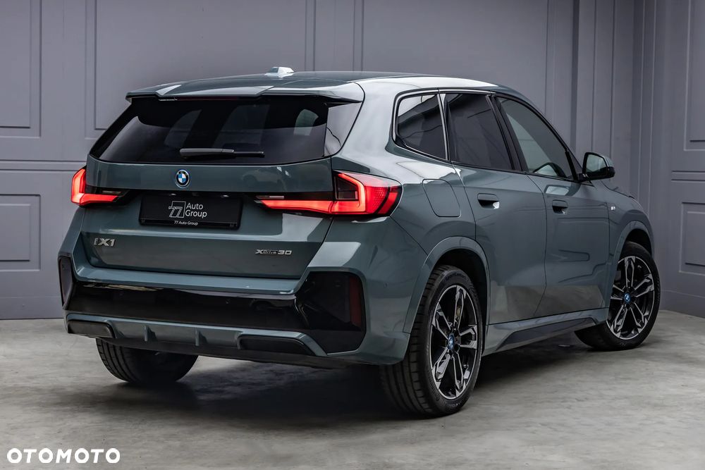 BMW iX1 xDrive30 66.5kWh M Sport - 3