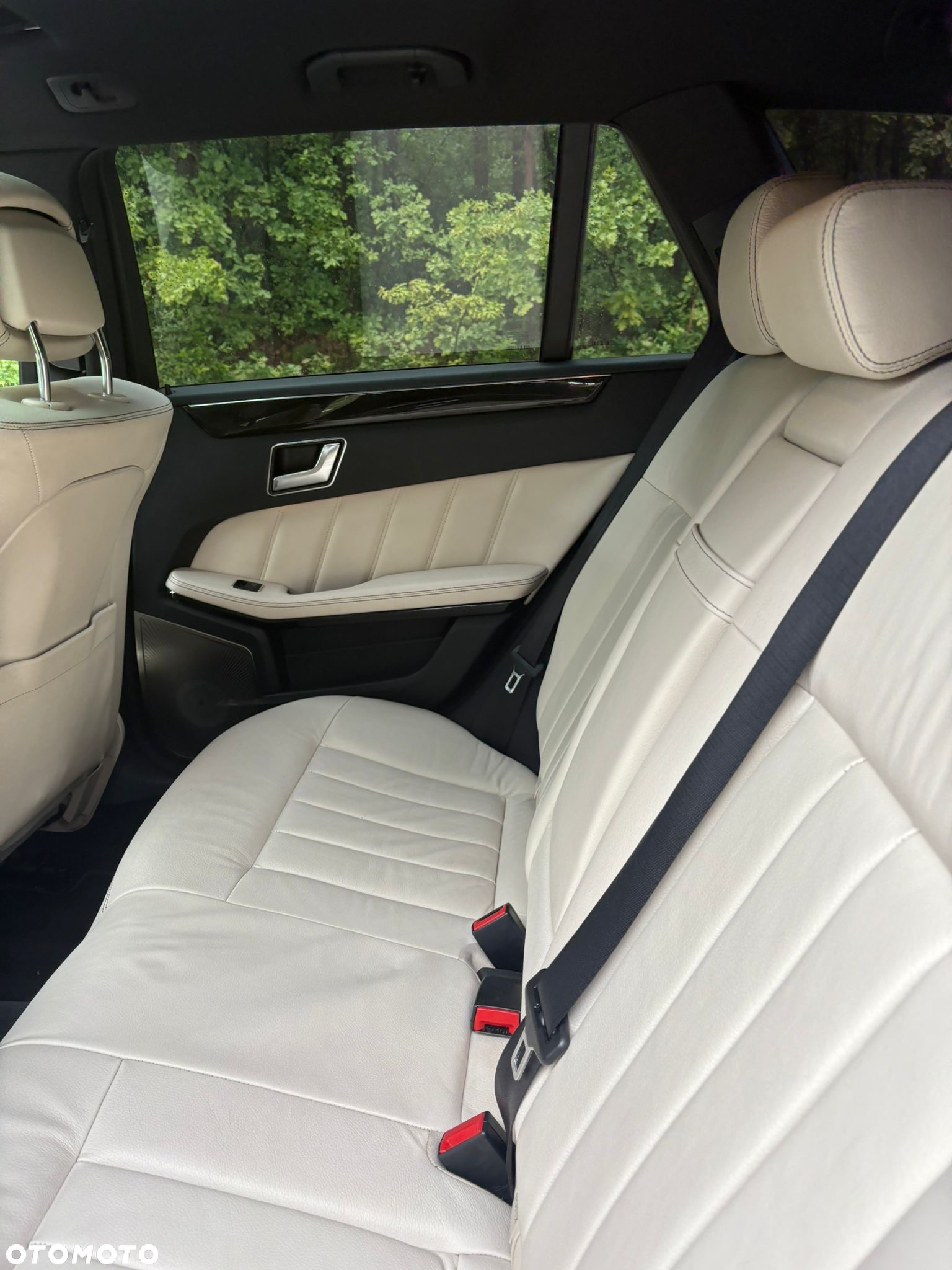 Mercedes-Benz Klasa E 220 T CDI DPF BlueEFFICIENCY Automatik Elegance - 12