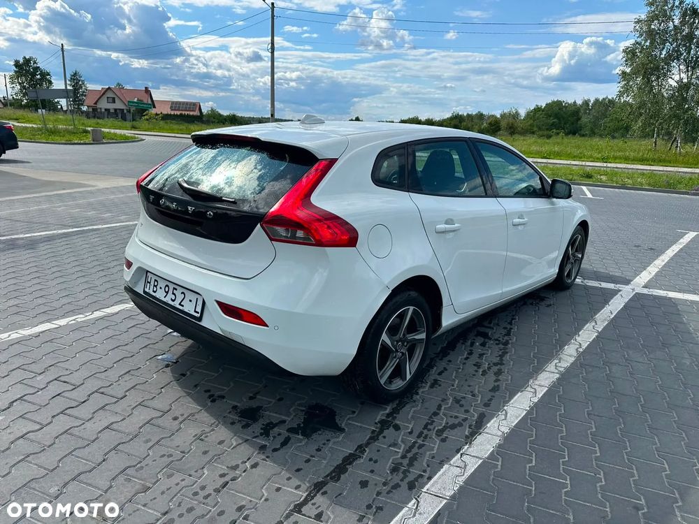 Volvo V40 D2 Momentum - 6