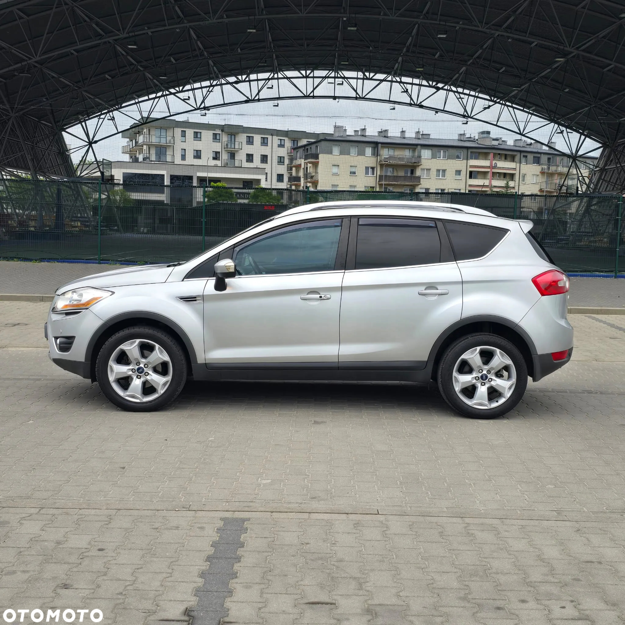 Ford Kuga 2.0 TDCi FWD Titanium - 13