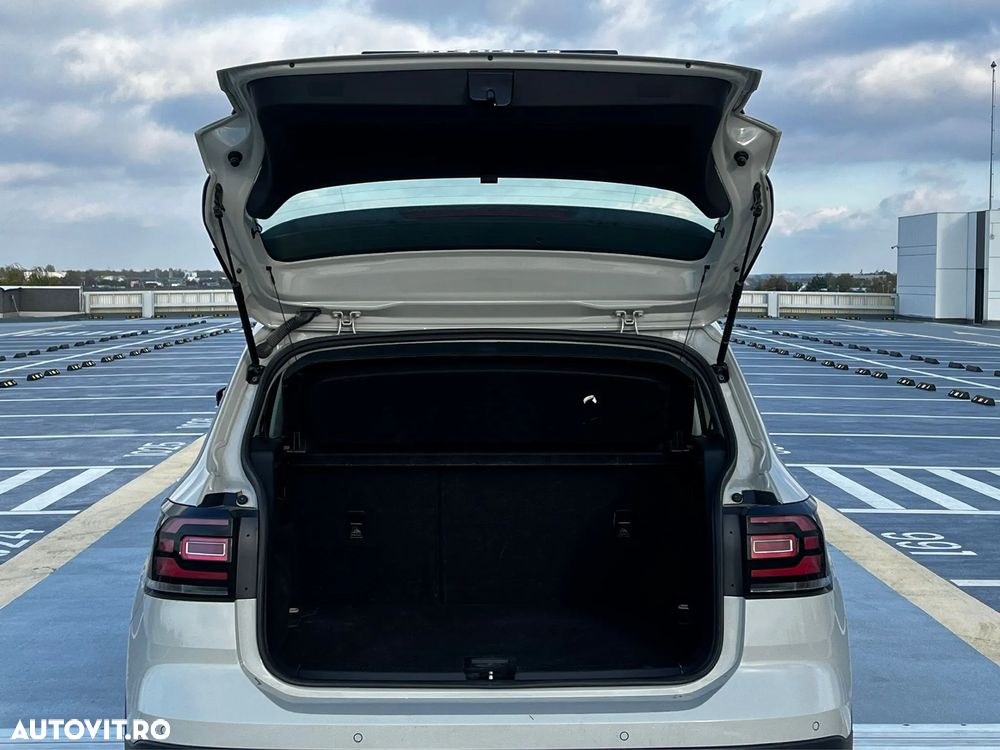 Volkswagen T-Cross - 12