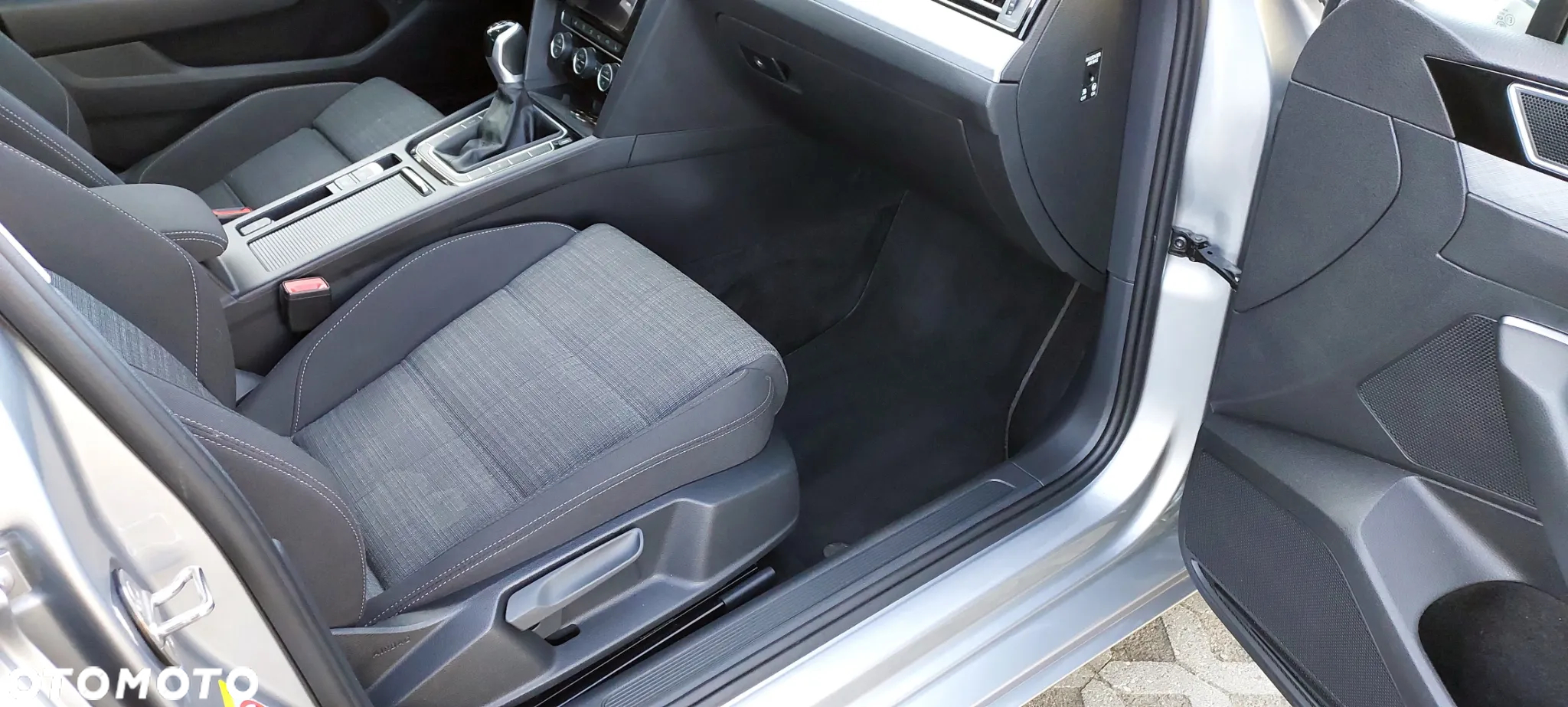 Volkswagen Passat - 37
