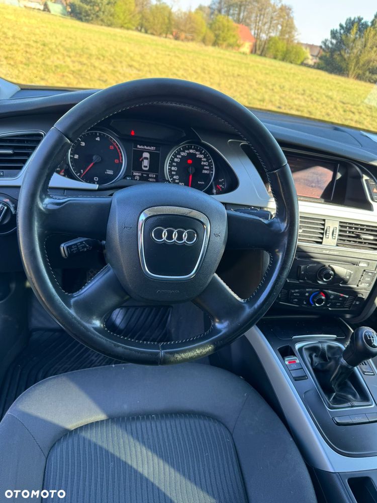 Audi A4 Limousine - 14