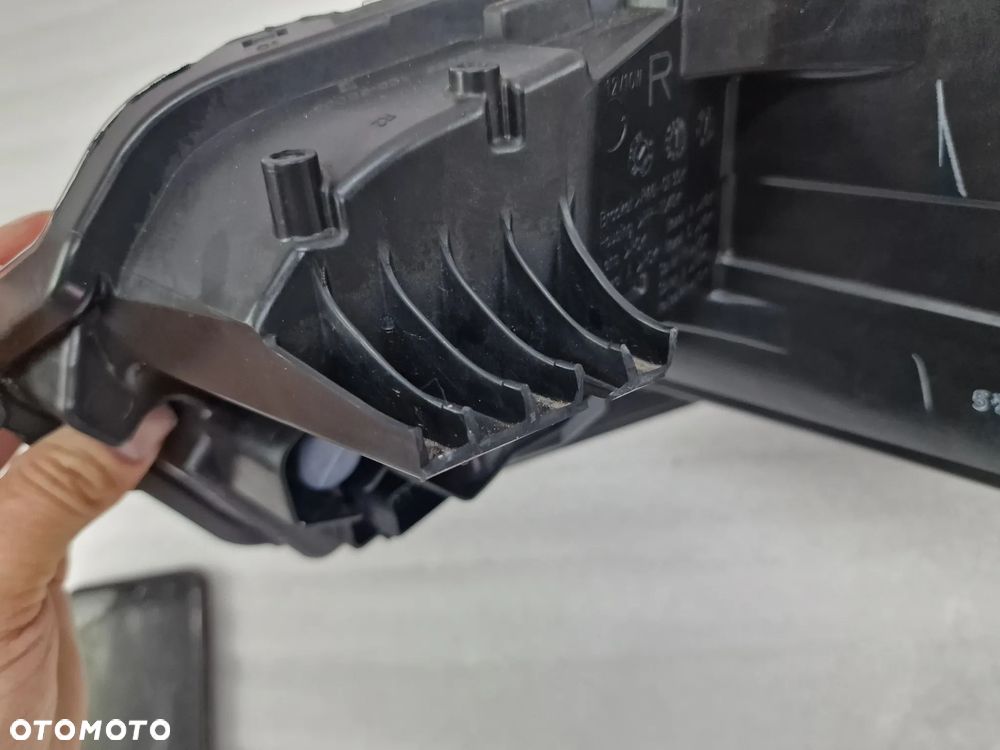 RENAULT ZOE II X10 LIFT PRAWA LAMPA PRZEDNIA PRZÓD FULL LED , NR 260102384R , NR AUKCJI LA652 - 18
