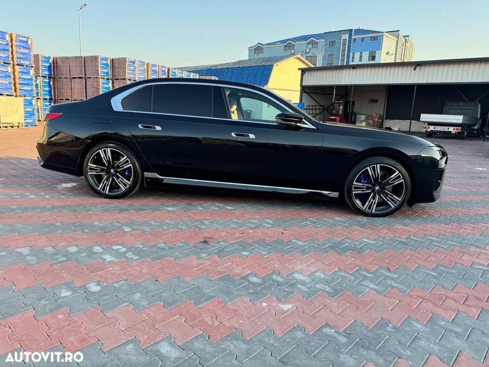 BMW M7 M760e xDrive AT PHEV - 5