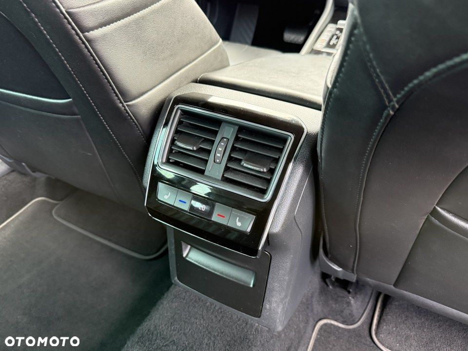 Skoda Superb 2.0 TSI L&K DSG - 36