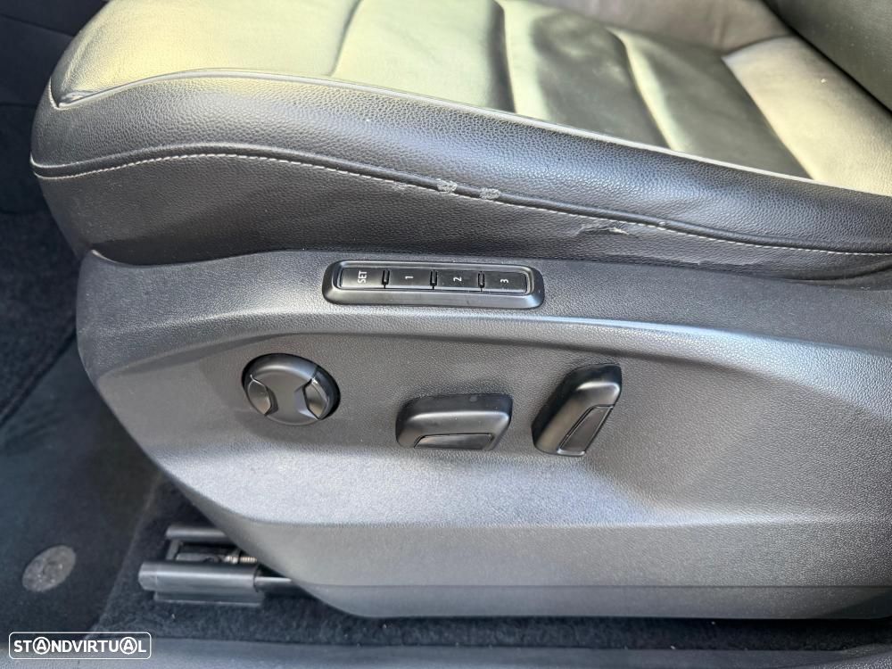 VW Tiguan 2.0 TDI R-Line DSG 4Motion - 28