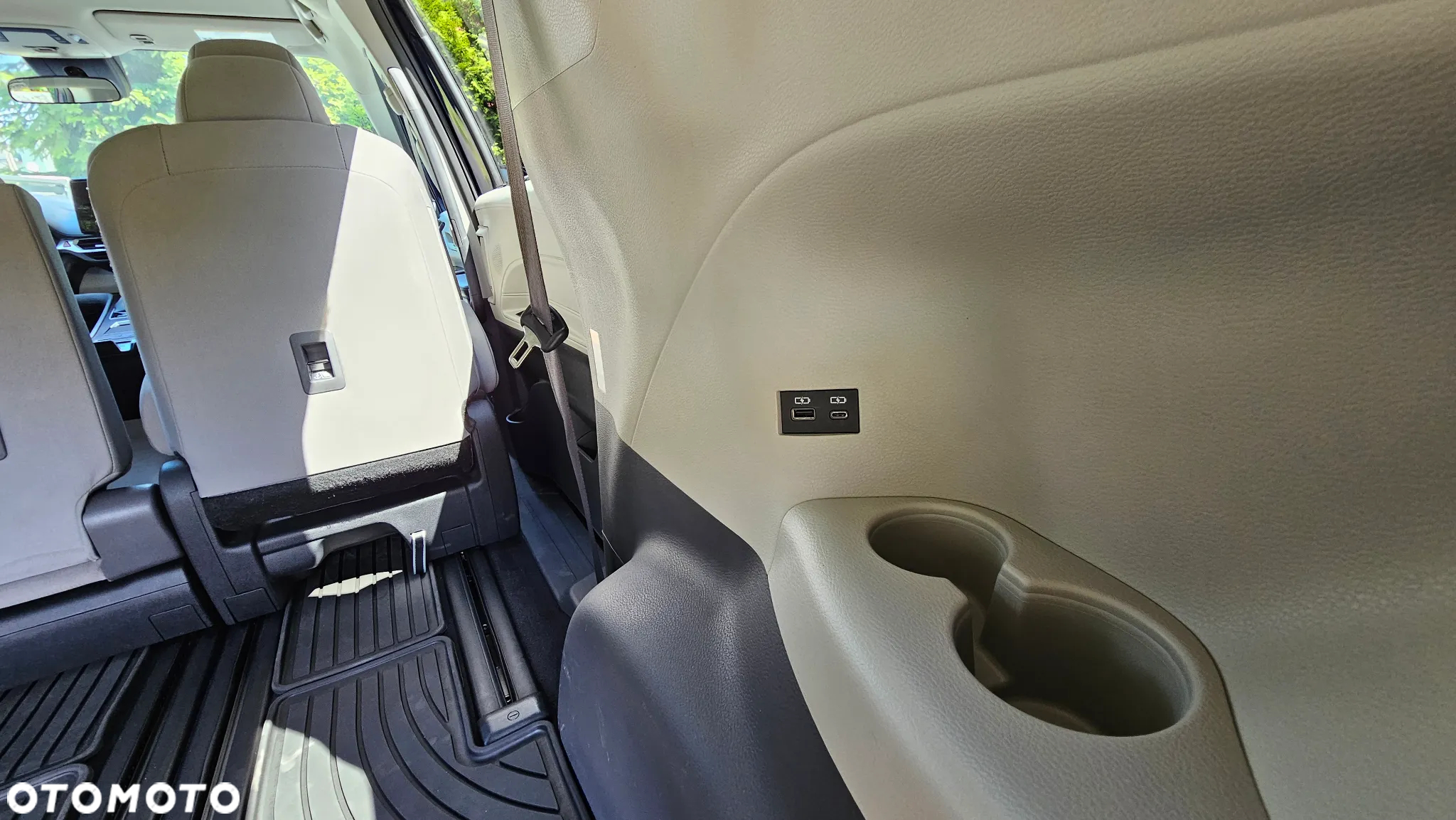 Toyota Sienna - 23