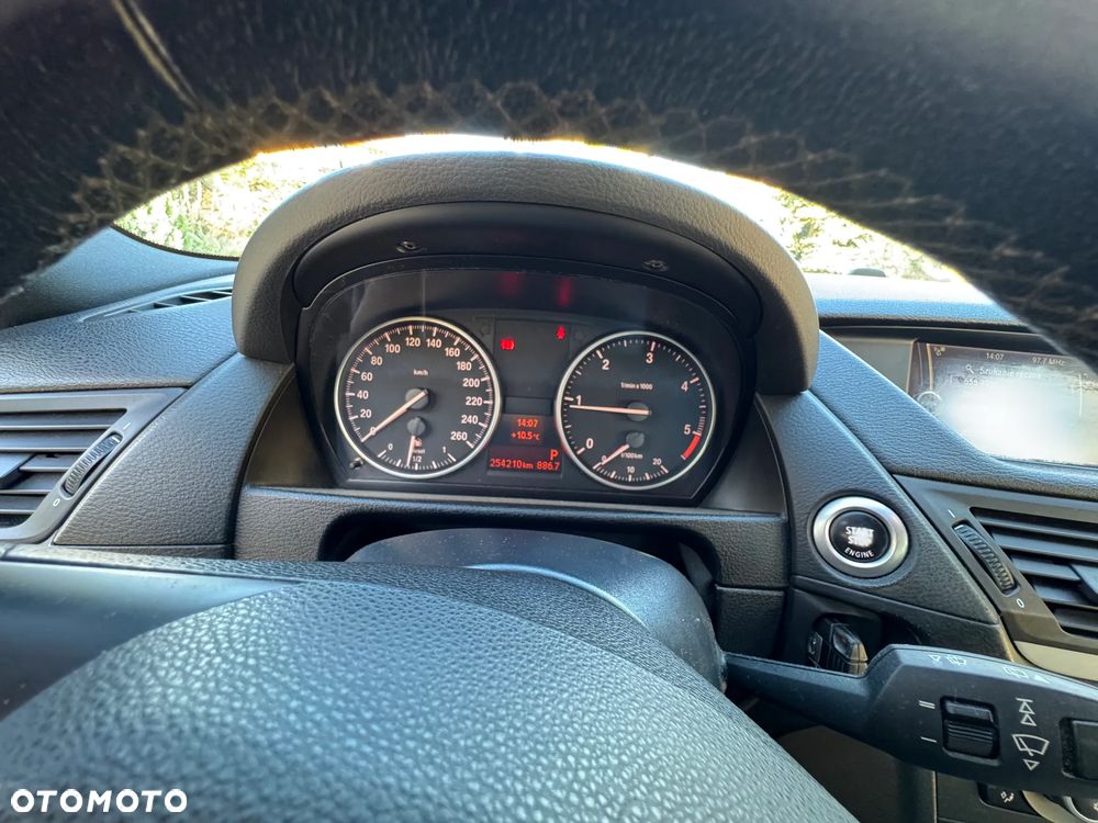 BMW X1 xDrive20d - 16