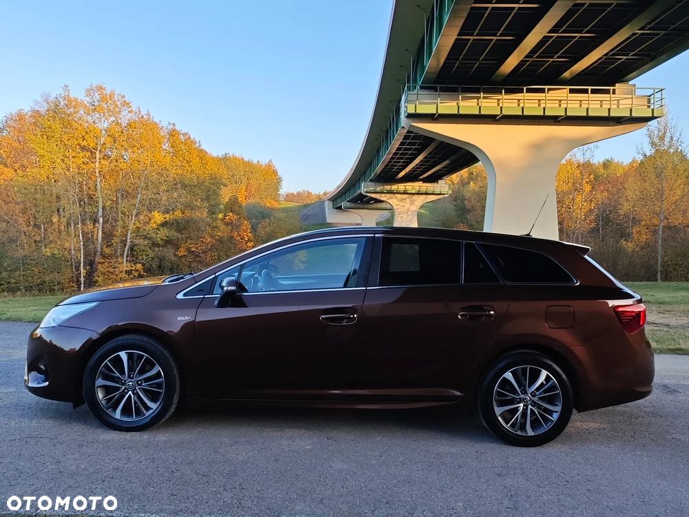 Toyota Avensis 2015 photo 3