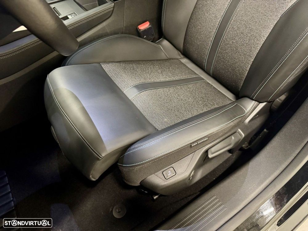 Peugeot 308 1.2 PureTech Allure Pack EAT8 — fotografia 27