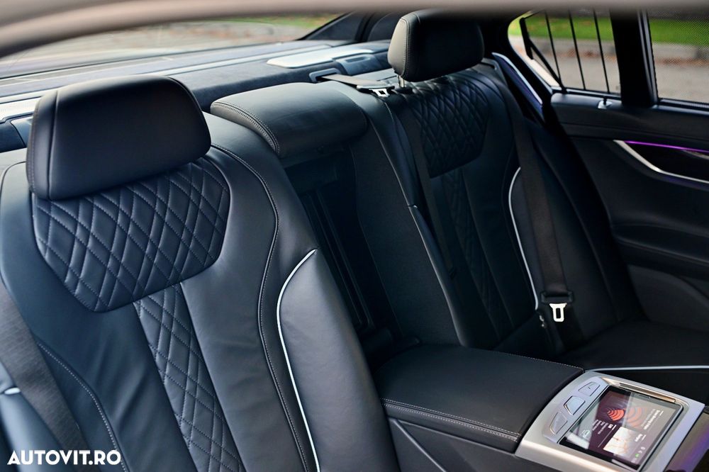 BMW Seria 7 745e - 25