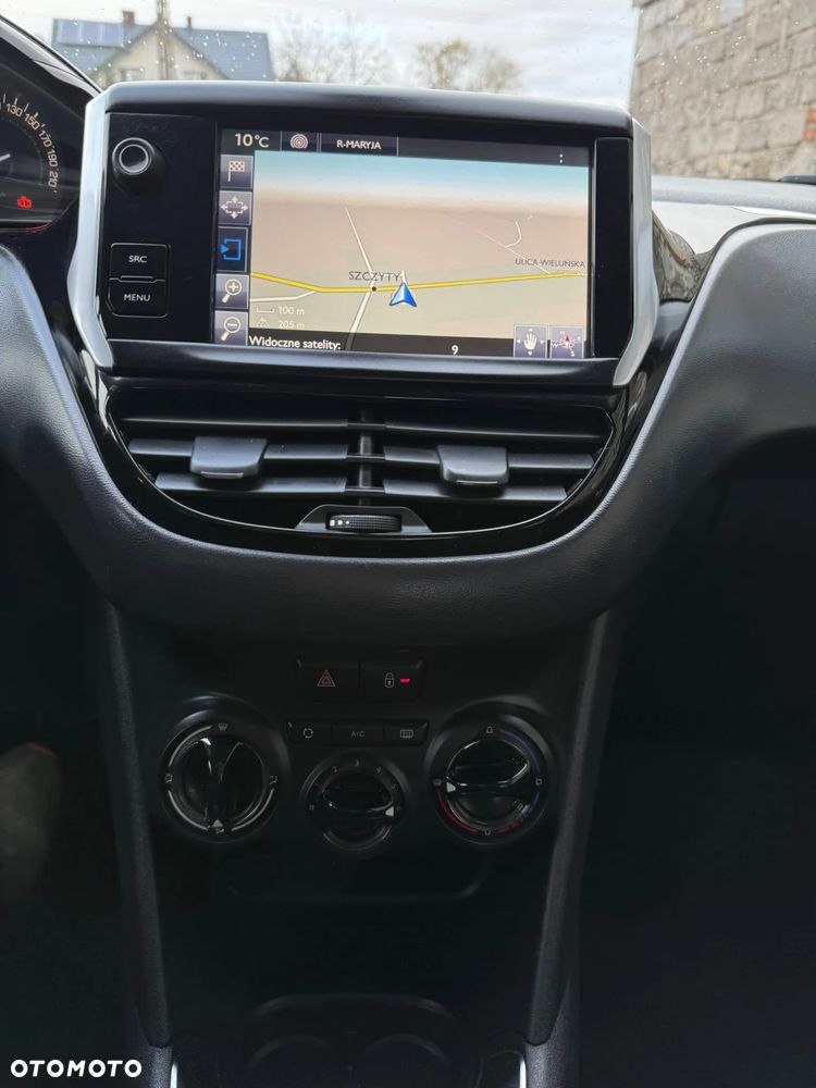Peugeot 208 - 6