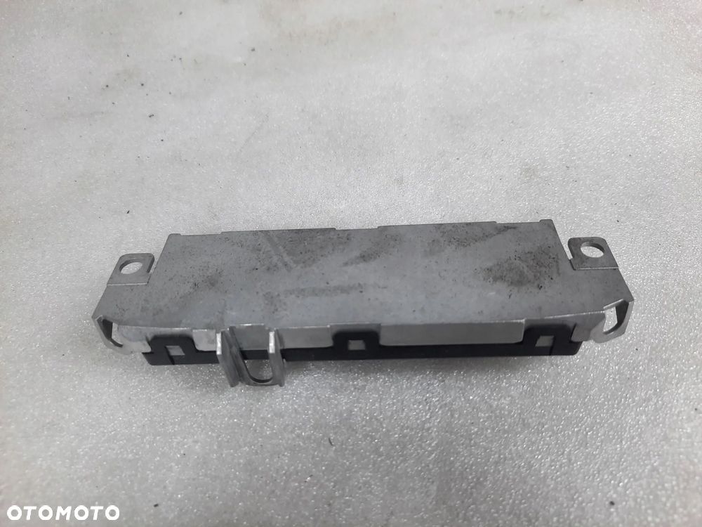 WZMACNIACZ ANTENOWY AUDI A4 B8 A5 8K5035225AC - 3