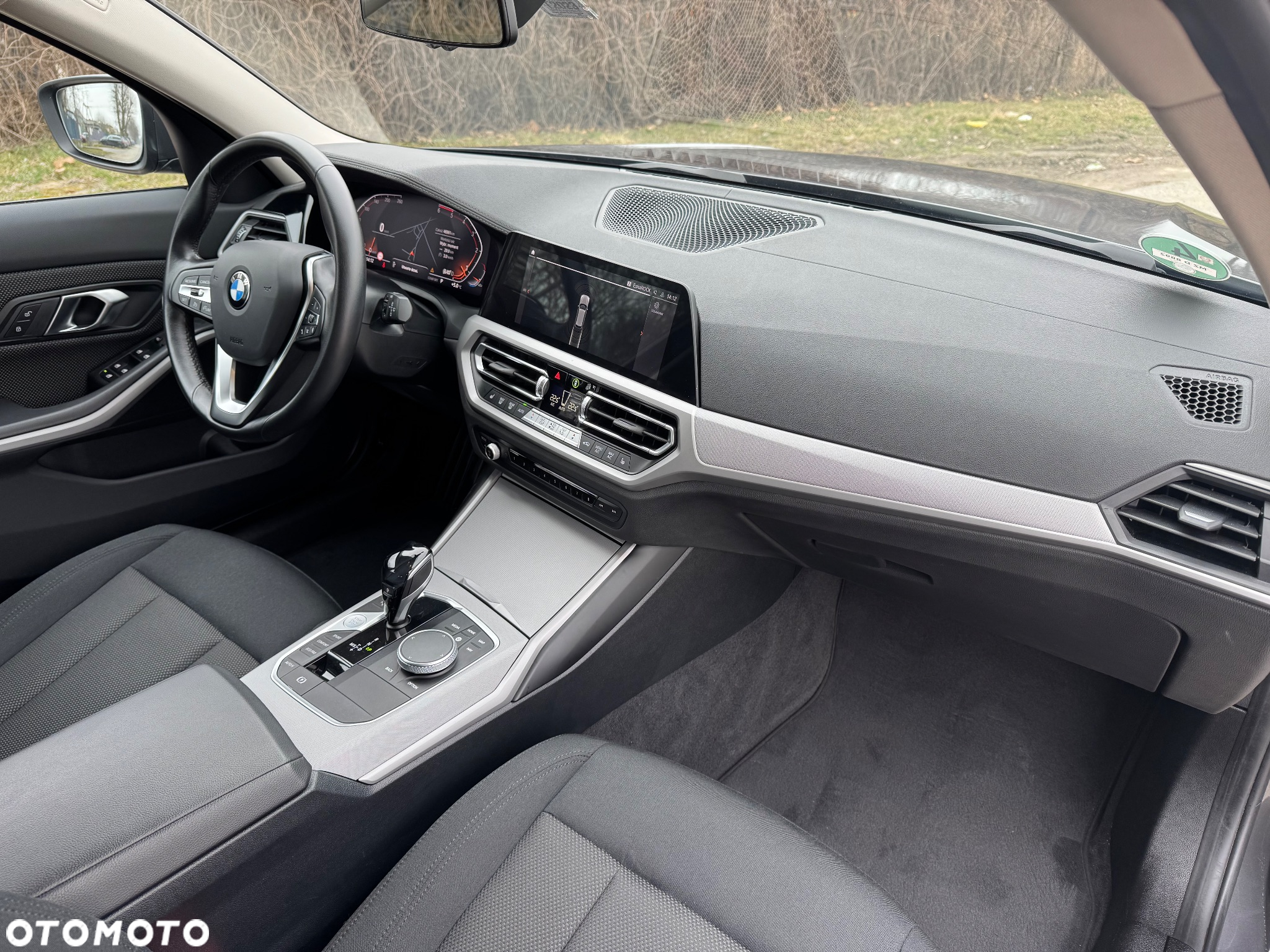 BMW Seria 3 320d Touring xDrive - 33