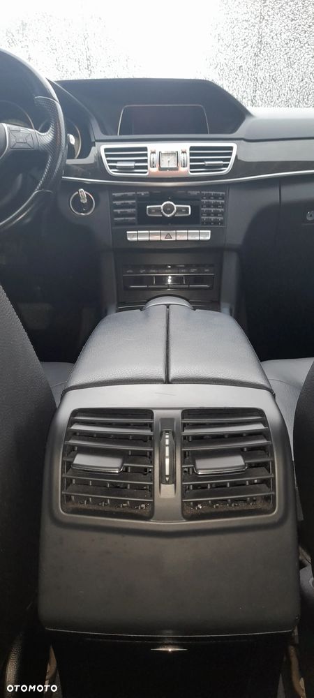 Mercedes-Benz Klasa E 220 BlueTEC 4-Matic Classic - 16