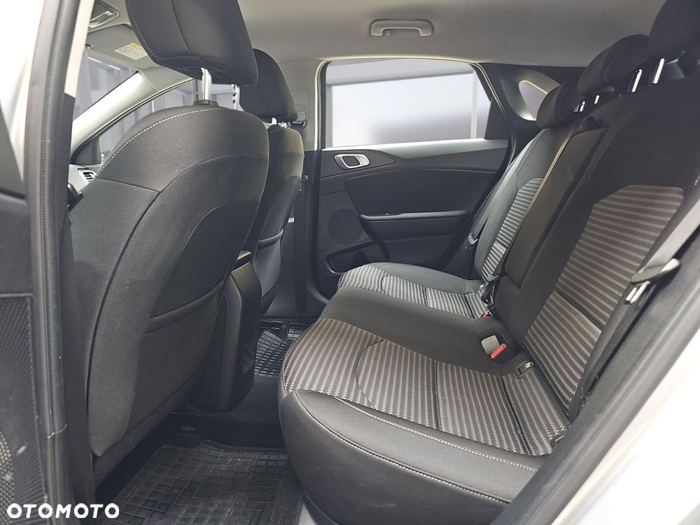 Kia Ceed 1.5 T-GDI M - 10