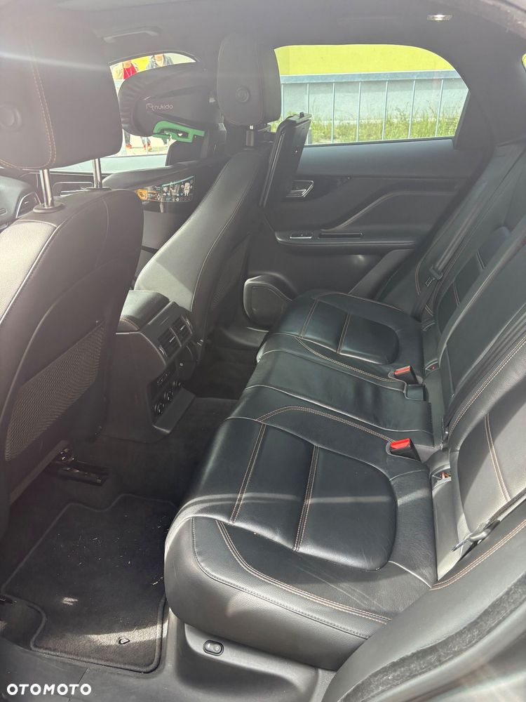 Jaguar F-Pace 2.0 i4D AWD Prestige - 9