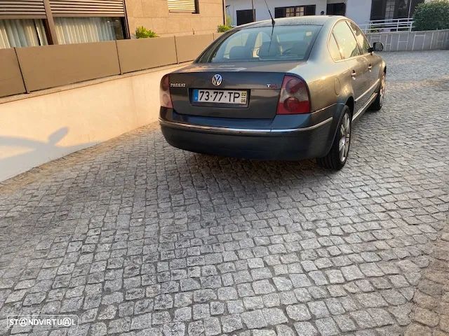 VW Passat 1.9 TDi Highline 4M - 5