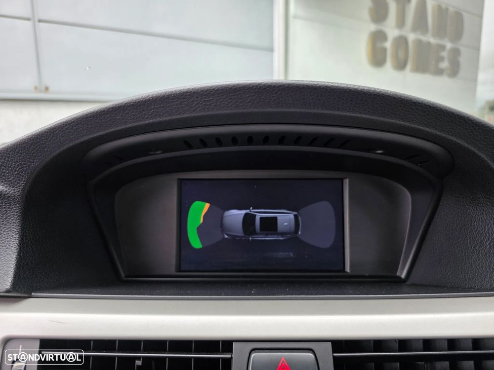 BMW 318 d Sport Line - 16