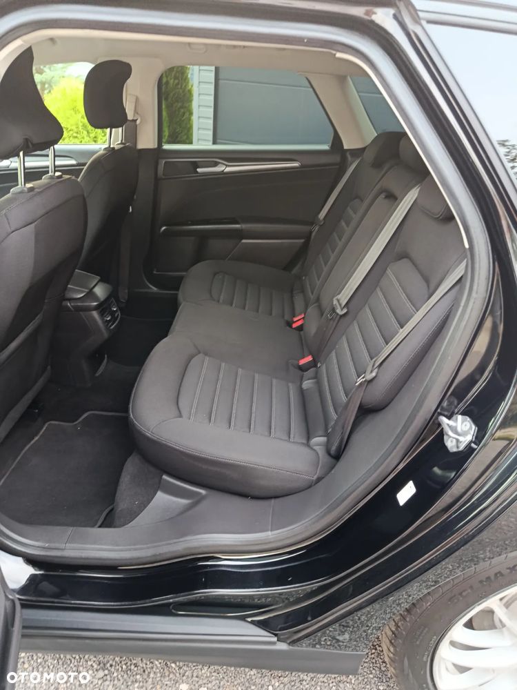 Ford Mondeo - 28