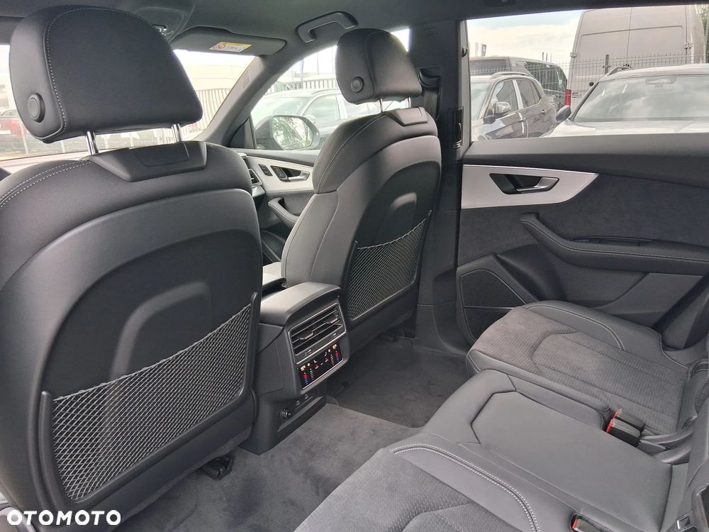Audi Q8 - 9