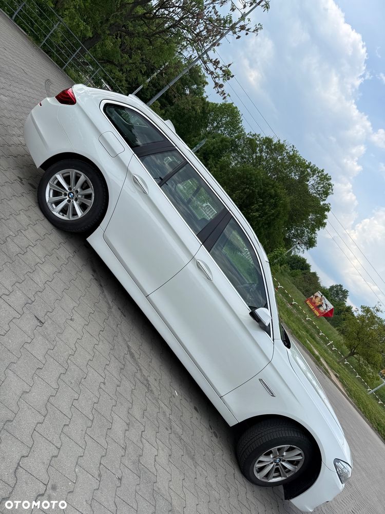 BMW Seria 5 520d xDrive - 4