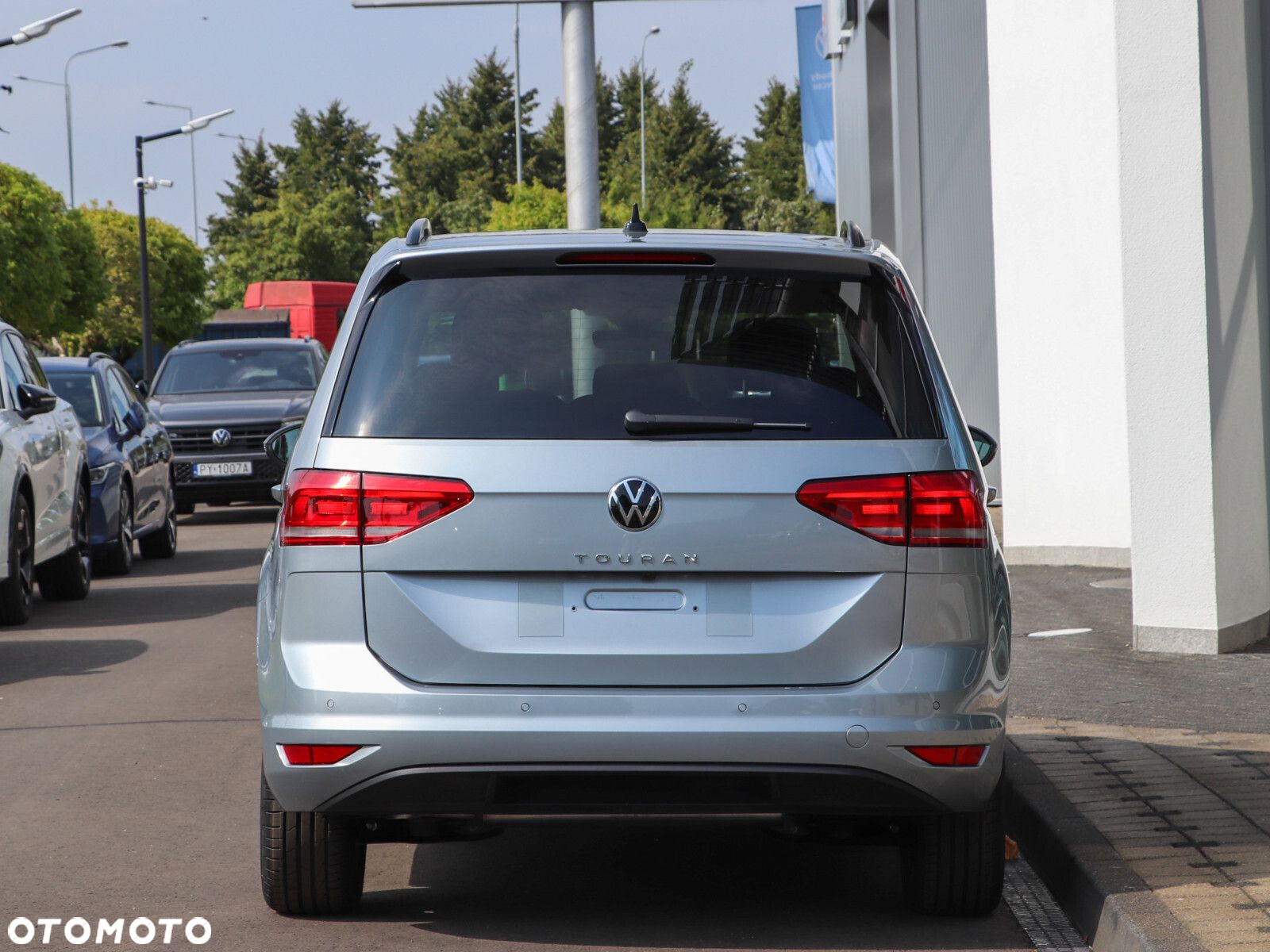 Volkswagen Touran - 4