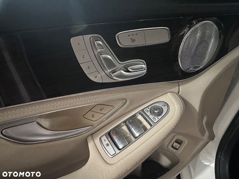 Mercedes-Benz Klasa C 300 7G-TRONIC - 37