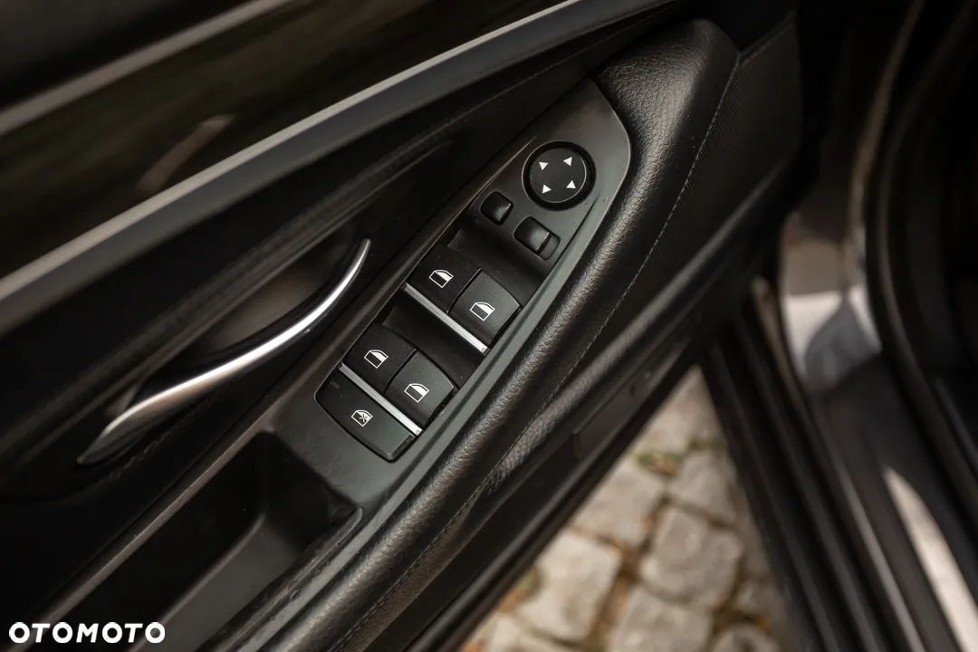 BMW Seria 5 530d xDrive - 26
