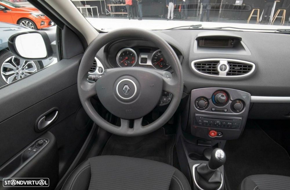 Renault Clio 1.5 dCi Dynamique S - 6