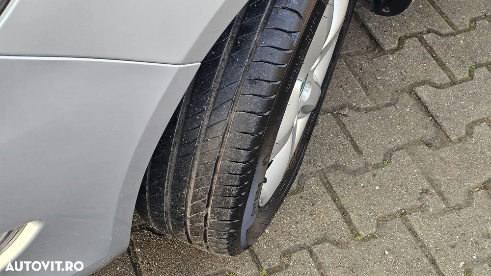 Skoda Fabia 1.2 TSI DSG Elegance - 24