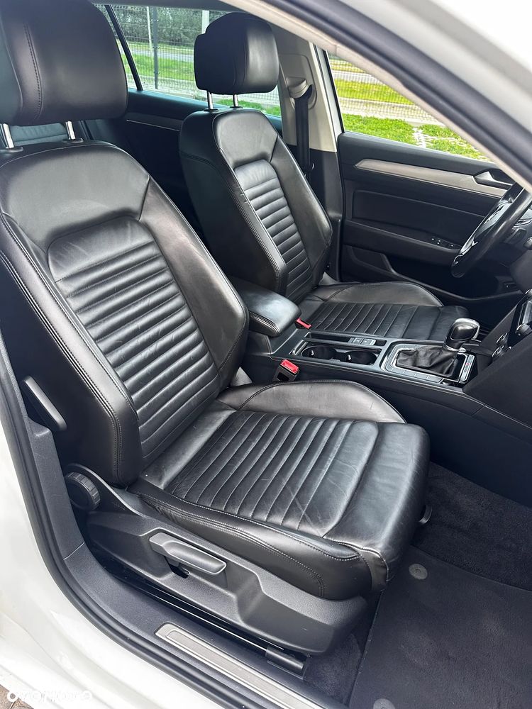 Volkswagen Passat Variant 2.0 TDI SCR 4Motion DSG Highline - 27
