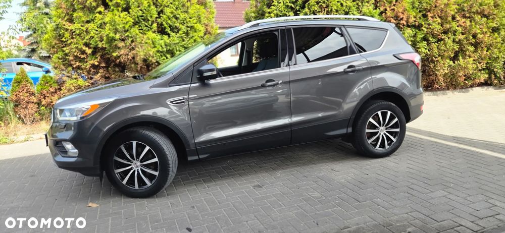 Ford Kuga 1.5 EcoBoost 2x4 Titanium - 5