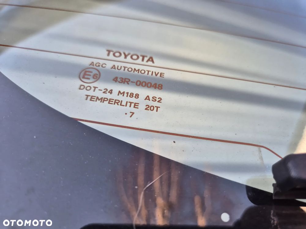 Klapa tylna tył Toyota Yaris III Lifft kamera - 3