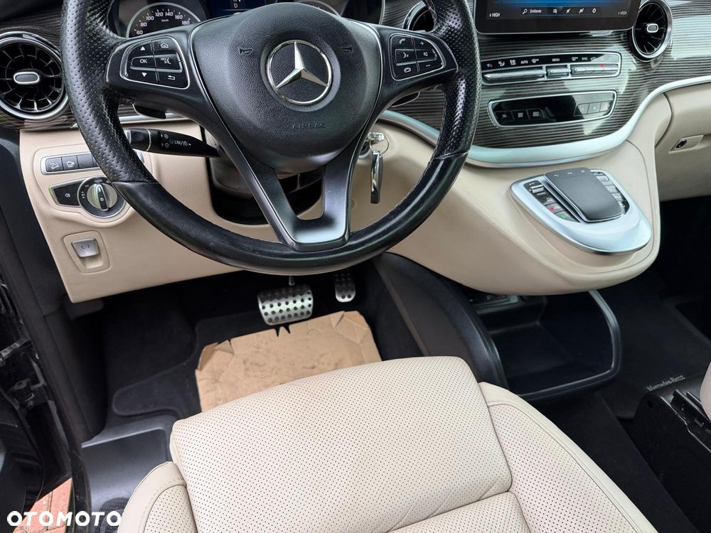 Mercedes-Benz Klasa V 250 d lang 4Matic 9G-TRONIC Exclusive - 24