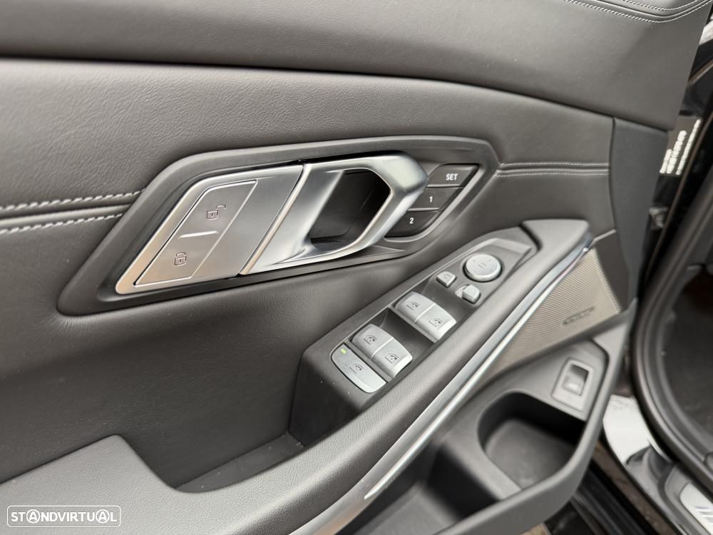 BMW M3 Competition Pack 50 anos M - 27