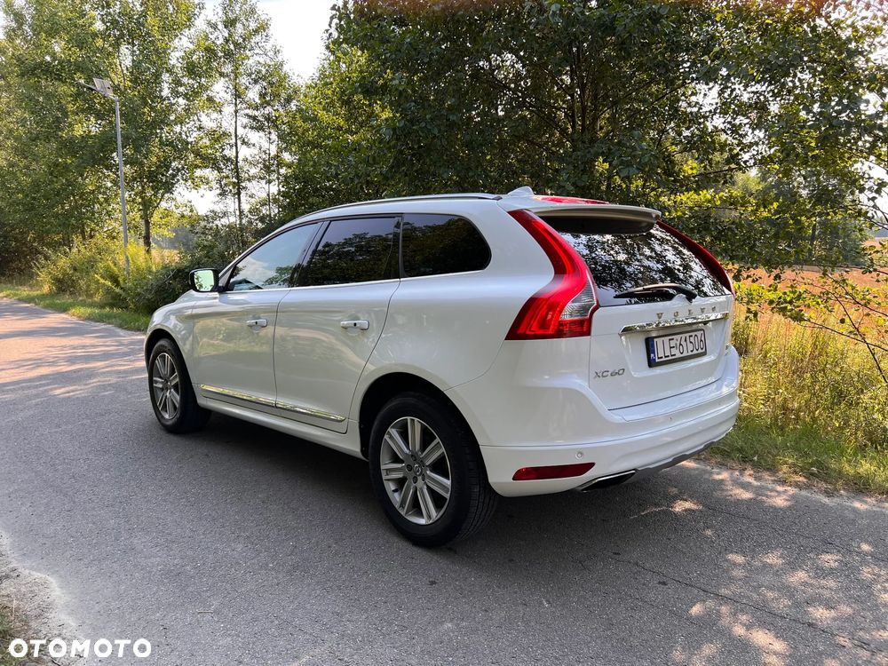 Volvo XC 60 T5 AWD Geartronic Momentum - 3