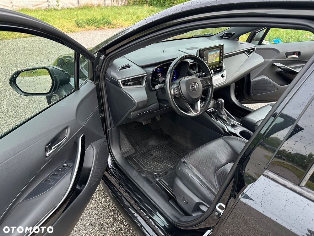 Toyota Corolla 2.0 Hybrid Executive - 12