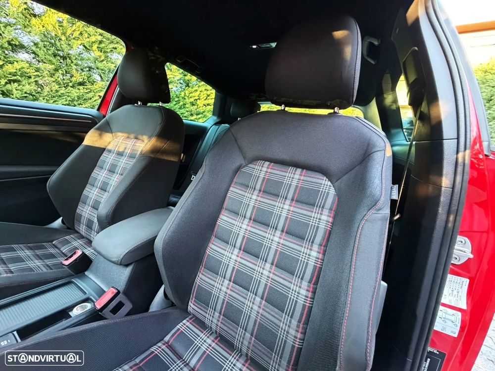 VW Golf 2.0 TSI GTI DSG - 16